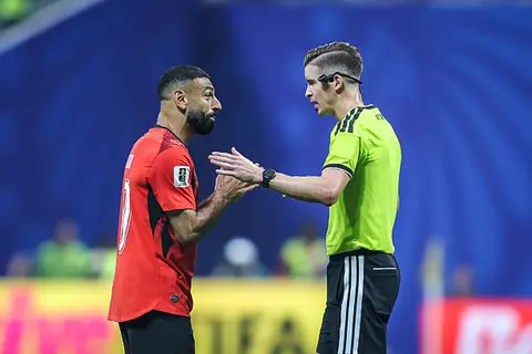 بعد جدل مباراة مصر والأرجنتين.. كولينا: لا يمكن التشكيك في نزاهة حكام مباريات كأس العالم